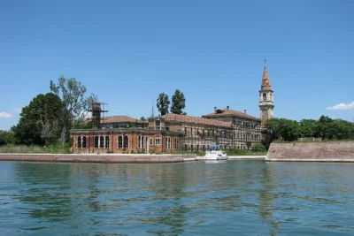 Poveglia-Island_Venice_Italy-1576x1074