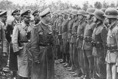 Reichsfuhrer_Heinrich_Himmler_wizytuje_14._Dywizje_Grenadierow_Waffen_SS__Galizien__2-1995-1