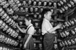 Turning-heads-E280A6-children-in-a-doll-factory.-Photograph-Wei-Zhang-1200x719-1