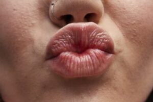 kissy-lips-642x260-1