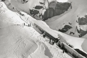 avalanche-train