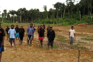 evangelists-korowai-in-background