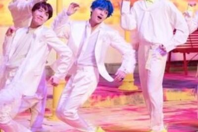 1024px-BTS_for_Dispatch__Boy_With_Luv__MV_behind_the_scene_shooting_15_March_2019-300x300-1