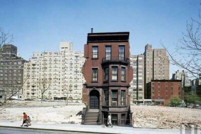 CmZBvDQuvto-png__700