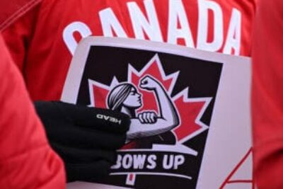 Hundreds Attend 'Elbows Up, Canada!' Rally In Ottawa