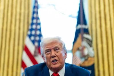 15dc-trump-capitulate-fmtb-superJumbo