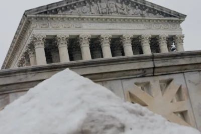 23toobin-tvcq-superJumbo