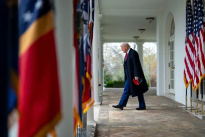 01int-trump-world-01-lfkb-superJumbo