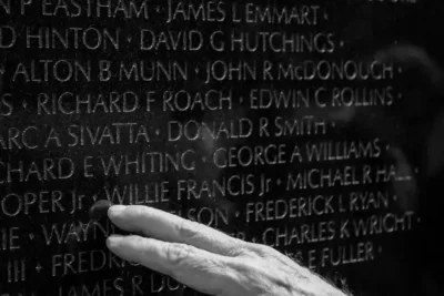 26DC-WALL-hand-superJumbo