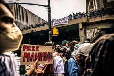 New York City, United States. 02nd Apr, 2025. Jewish students chain themselves to the gates of Columbia University, demanding accountability from the university's trustees following the arrest of Mahmoud Khalil? on April 2, 2025? in New York City. The Stu