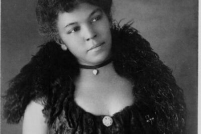 679b41f8cb483_8egcy3ruxzfe1-jpeg__700