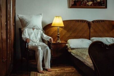 682c6b4f214a2_this-photographer-uses-vintage-cameras-to-capture-intimate-portraits-with-soulful-simplicity-5