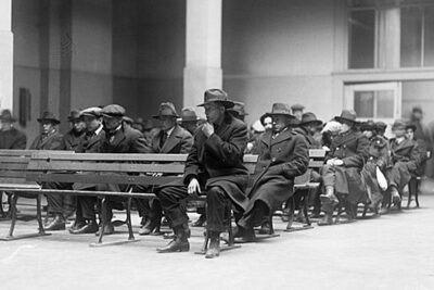 palmer-raids-men-waiting