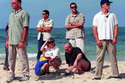 Israeli Prime Minister Benjamin Netanyahu with his