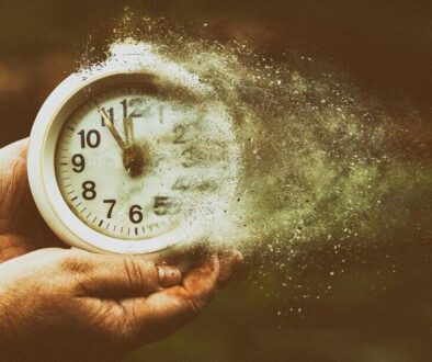 Old-Hands-Clock-Fade-Time-Passing-1200x800