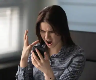 Screaming-at-phone-1200x800.jpeg
