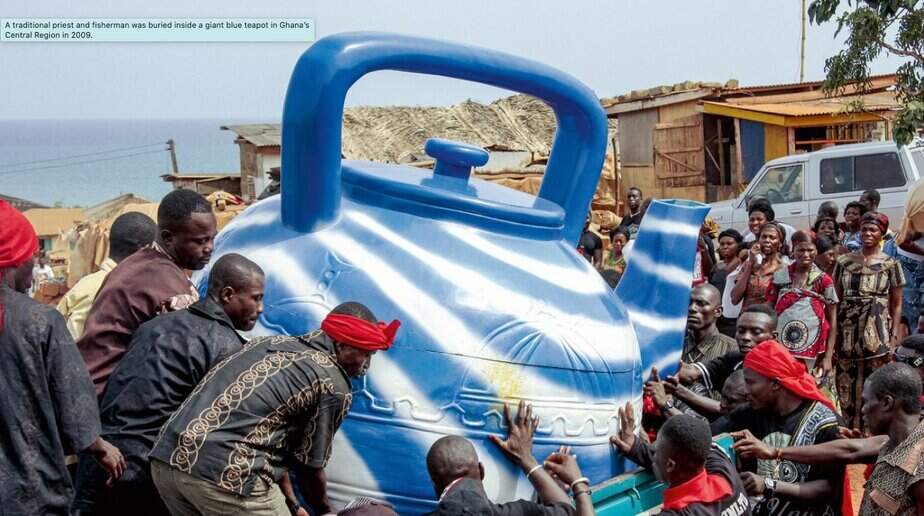 Photographer shows the secretive, colorful world of Ghanaian funerals 