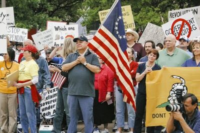 Tea_Party_Protest_in_Dallas_Texas_-_April_2009