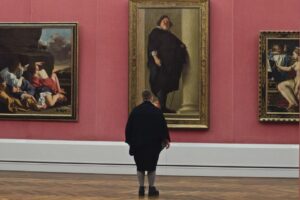 People-matching-artworks-90