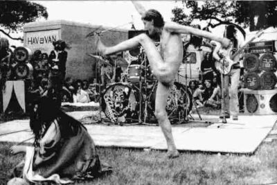 Jellett-dancing-in-front-of-Hawkwind-Windsor-Festival-1974-Source-UK-Rock-Festivals