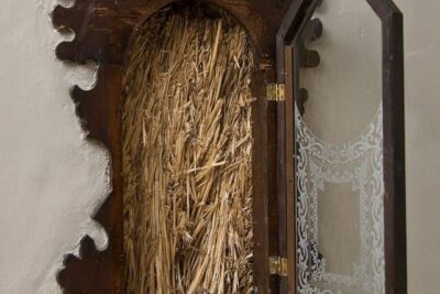 Truth_window_02_Pengo-930x1341