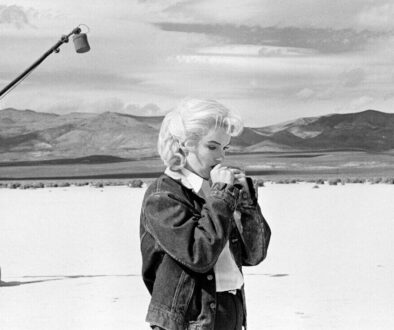 Practising-her-lines-…-Marilyn-Monroe-in-the-Nevada-desert-for-the-film-The-Misfits-1960.-Photograph-Eve-ArnoldMagnum-Photos-1200x960