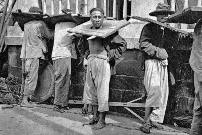 prisoners-in-cangue-china-old-photos-1440x950