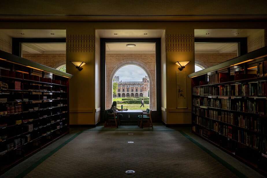 The Claims of Close Reading 