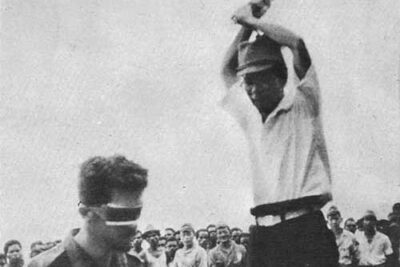 Leonard-Siffleet-about-to-be-beheaded-with-a-sword-by-a-Japanese-soldier-1943-small