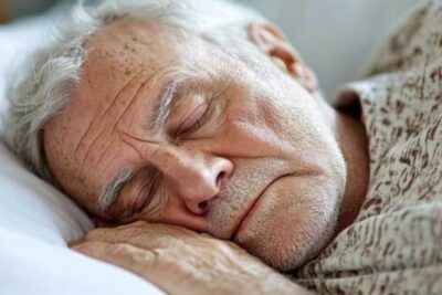 Screenshot 2025-11-24 at 08-04-40 10 quiet signs your parent may be approaching life’s final chapter—and how to support them - NewsBreak Reader View