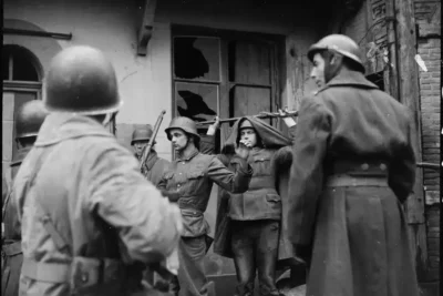 german-soldiers-surrender-to-the-french-1st-armored-v0-b9kpbyvpzt2g1