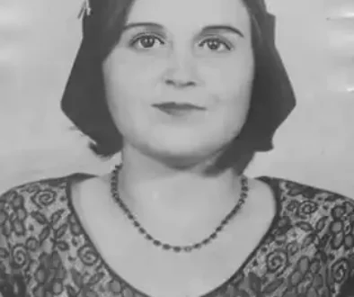 the-booking-photo-of-helen-spence-18-after-she-murdered-the-v0-mi31knlgsn8g1