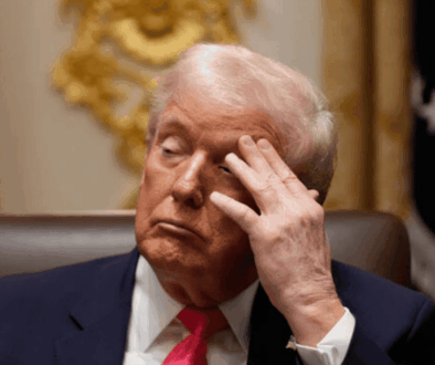 Screenshot 2026-01-21 at 08-25-27 Trump’s Bizarre Behavior Has a Clinical Name Disinhibition - NewsBreak