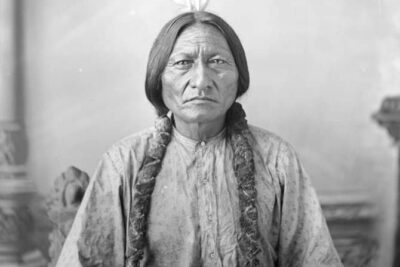 Sitting_Bull_by_D_F_Barry_ca_1883_Dakota_Territory