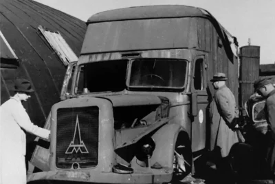 gassing-van-sonderwagen-used-to-liquidate-jews-at-the-v0-bjmfzaq5z3eg1