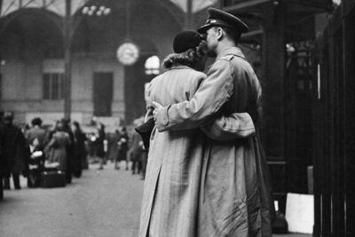 romance-wartime-photos-18