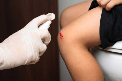 scientist-medical-breakthrough-stop-bleeding-1-second