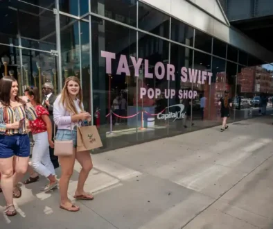 taylor-swift-fans-1200x804.jpg