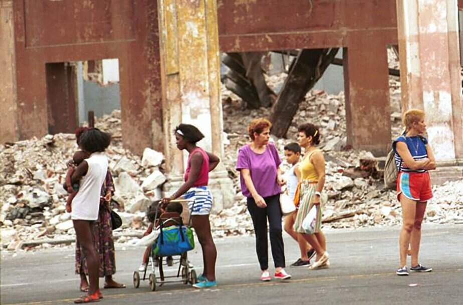Everyday Life in 1990s Cuba Captured in Rare and Fascinating Photos