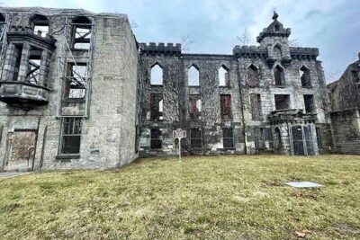 This Abandoned New York Hospital Has One Of The Darkest Histories In America