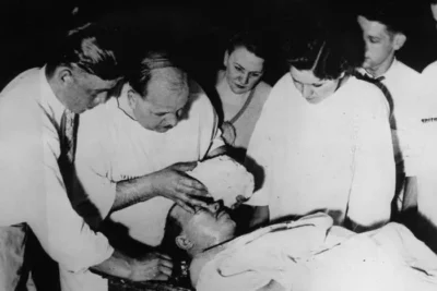 25 Death Masks Of Historically Important People That Are As Fascinating As They Are Creepy