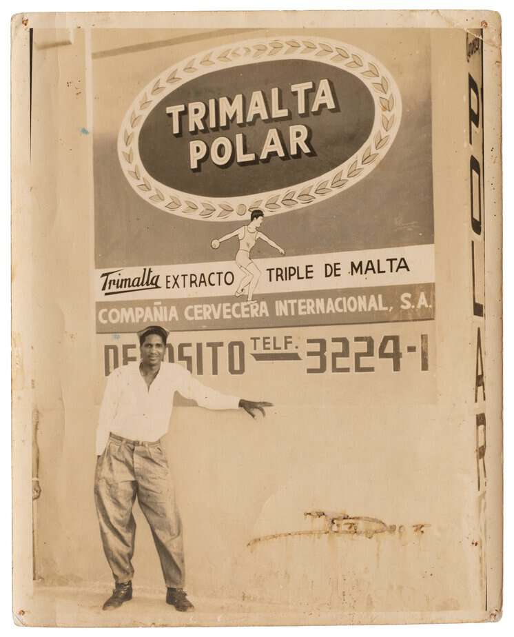 A Cuban Sign Painter and his Work – c.1957 – Flashbak