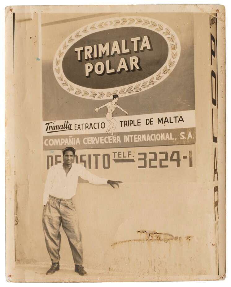A Cuban Sign Painter and his Work – c.1957 – Flashbak