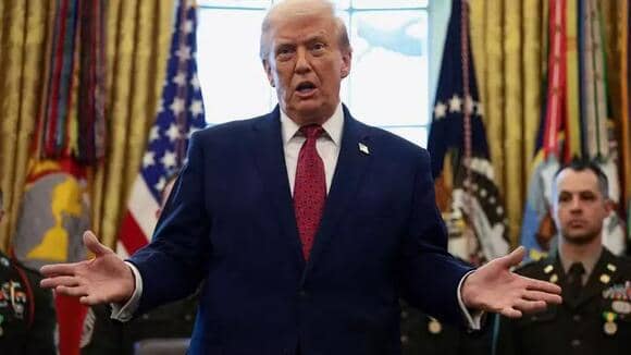 Retired Pentagon official accuses Trump of cover-up as new bombardment batters US ships
