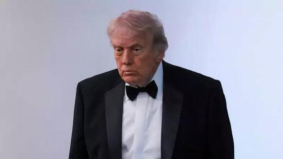 Insider warns of secret Trump plot — that no court can review