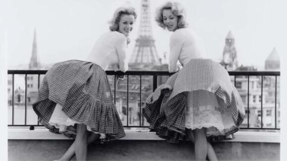 20 Photos Capturing 1960s Parisian Style