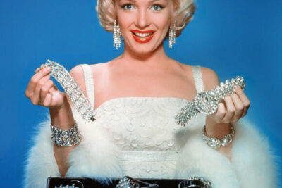 Marilyn Monroe 100 –the only official book that celebrates the Hollywood and cultural icon in photos