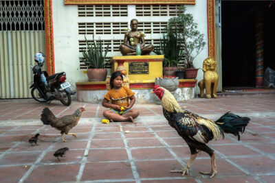 30 Unfiltered Images That Show Real Life Across The Globe By This Street Photographer (New Pics