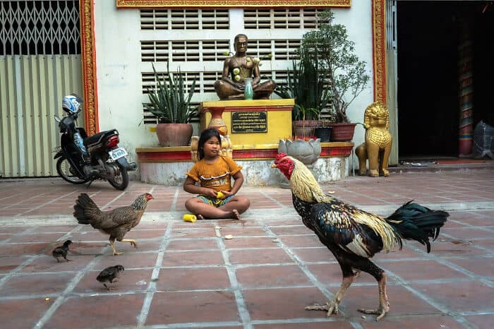 30 Unfiltered Images That Show Real Life Across The Globe By This Street Photographer (New Pics
