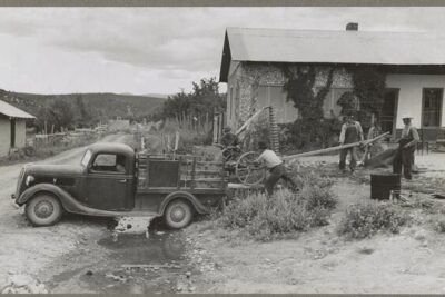 Before cup holders & touchscreens: Vintage photos of the real American pickup